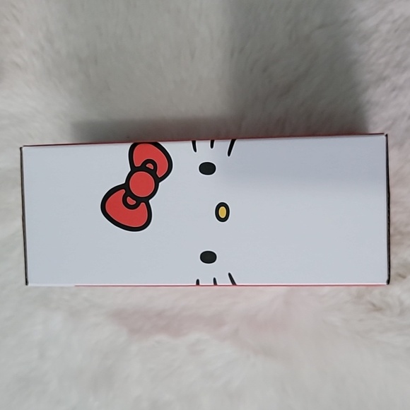 🎀 Hello Kitty Block Figure - Picture 3 of 5